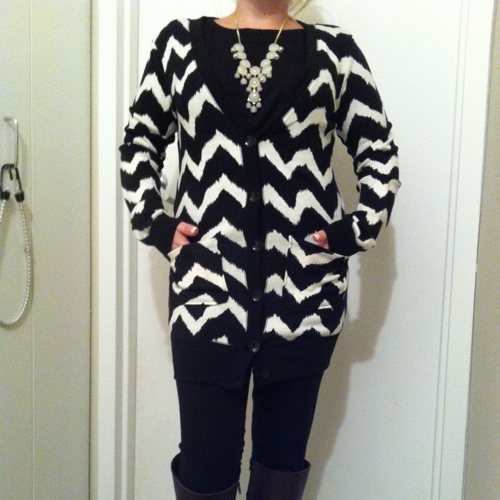 Black and white Chevron knit Button Down cardigan sweater - Picture 1 of 3